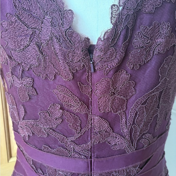 🤍Tadashi Shoji Purple Sheath Midi Dress V-Neck Sleeveless🤍 - Picture 6 of 9